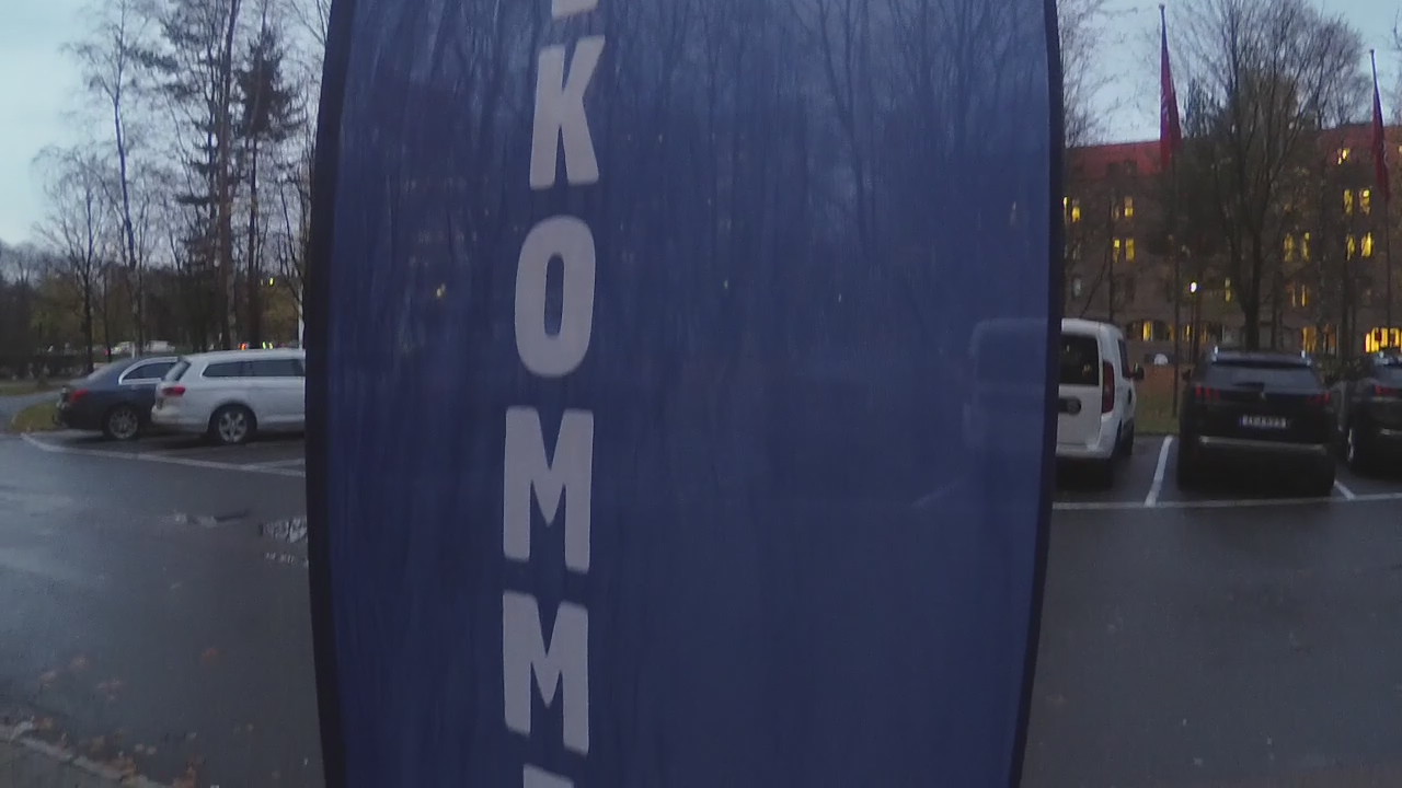 - Sier vi hopp i veggen, hopper de i veggen